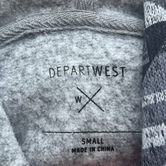 Depart west Hoodie from Buckle Mens Size Small - Picture 2 of 3